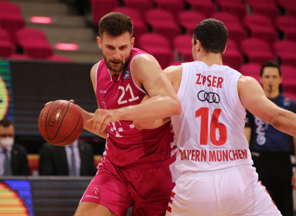 轻球员的意 轻球员的意