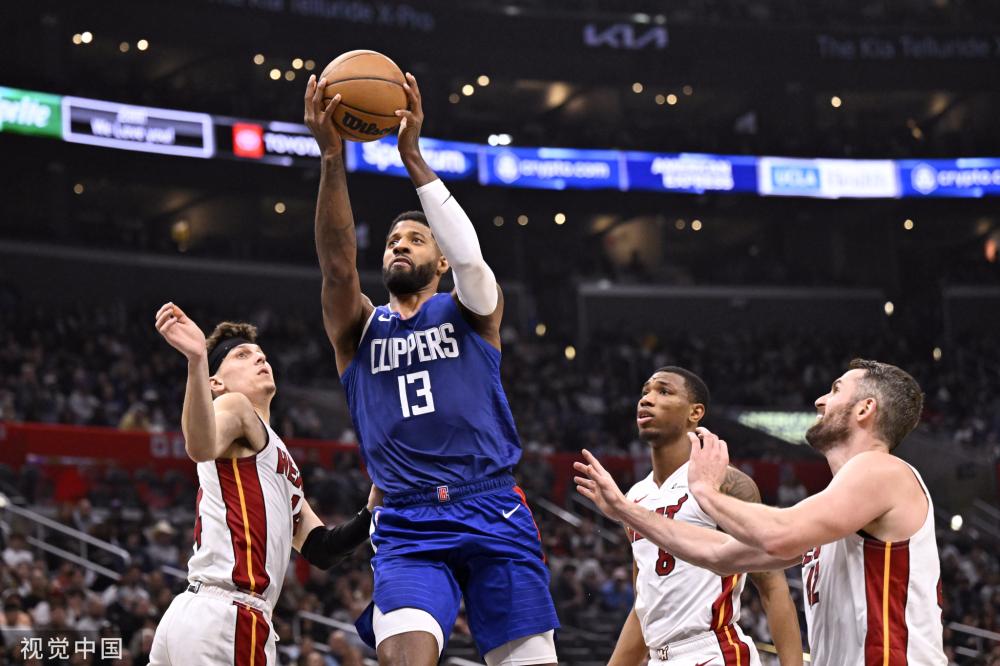 詹姆斯对球 詹姆斯对球