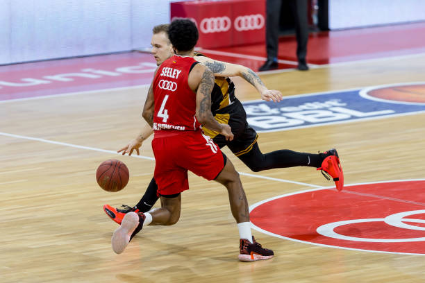 的表现丝毫 的表现丝毫