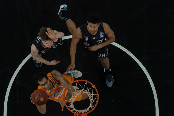 激烈的欧联 激烈的欧联